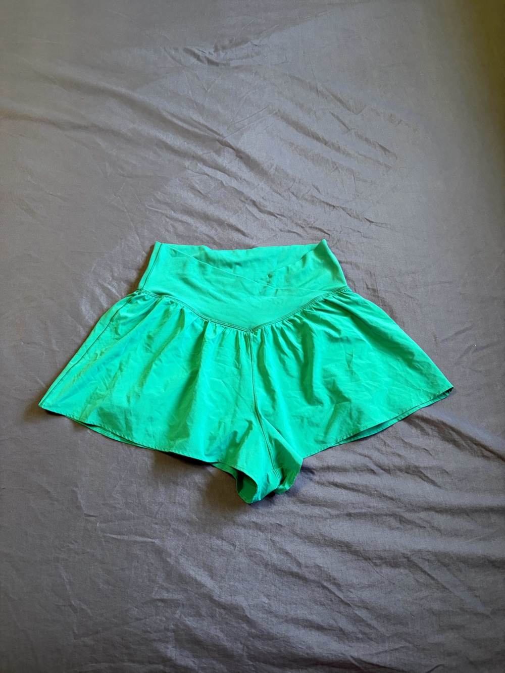 Aerie Offline green flowy workout shorts. Size L.